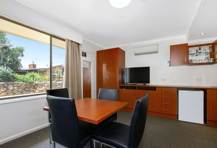 סוויטת אקזקיוטיב 2 חדרים, Thunderbird Motel Yass