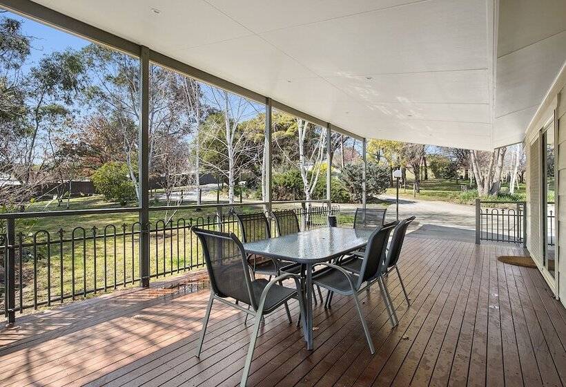 בקתה, Thunderbird Motel Yass