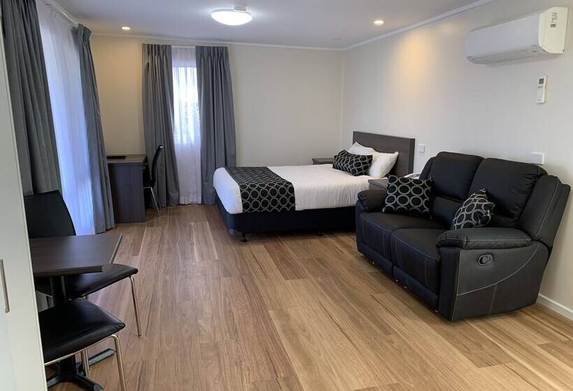 סטודיו סטנדרט נוף לים, Thunderbird Motel Yass