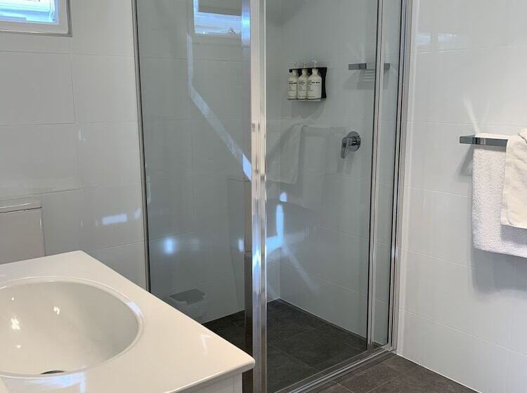 סטודיו סטנדרט נוף לים, Thunderbird Motel Yass