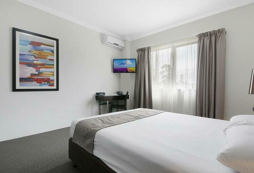 Люкс, Value Suites Penrith