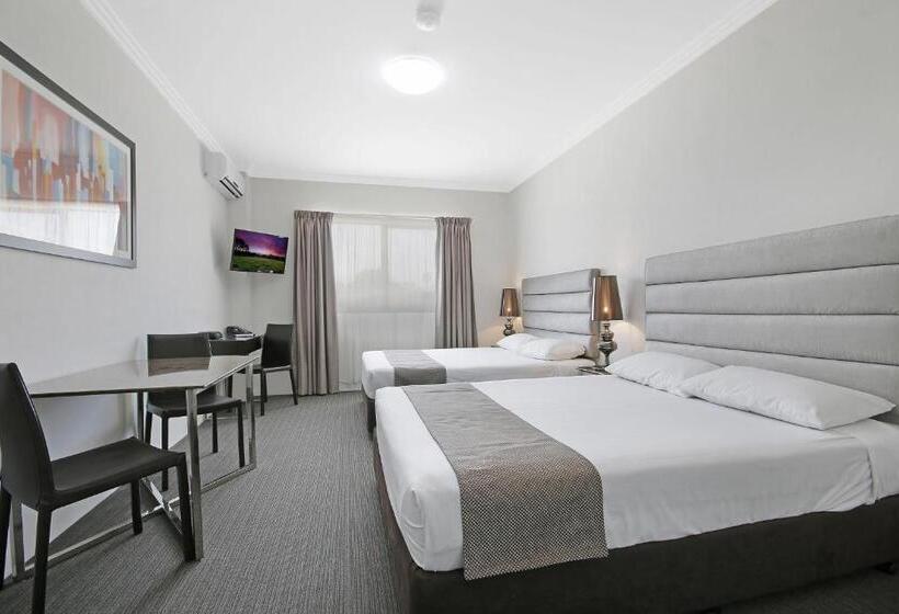 Люкс, Value Suites Penrith
