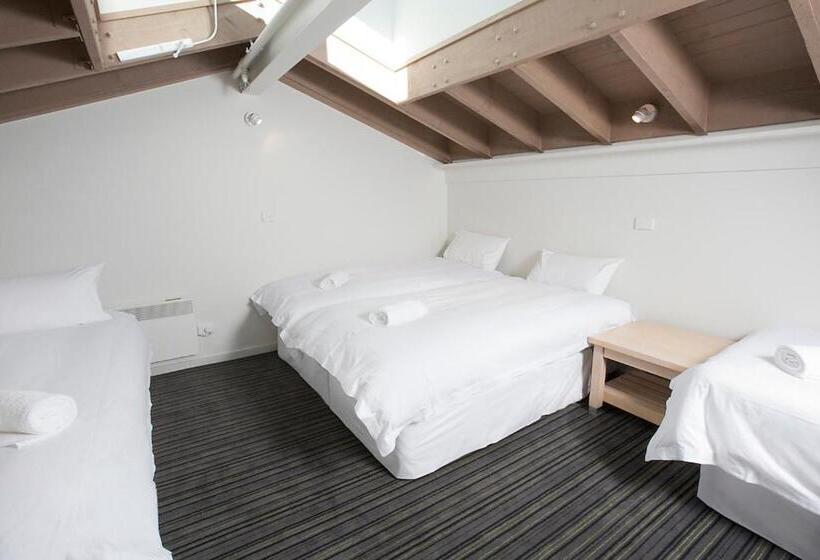 דירת שלושה חדרים, White Crystal Apartments