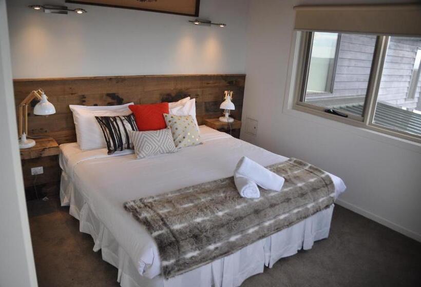 דירת שלושה חדרים, White Crystal Apartments