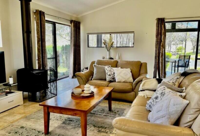 스탠다드 룸 호수 전망, Granite Gardens Cottages & Lake Retreat