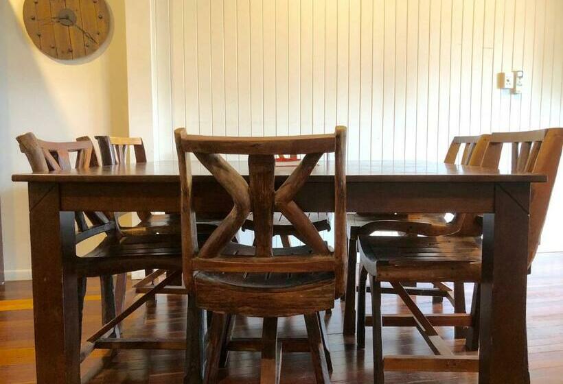 침실 1개 아파트, Five 3 Five