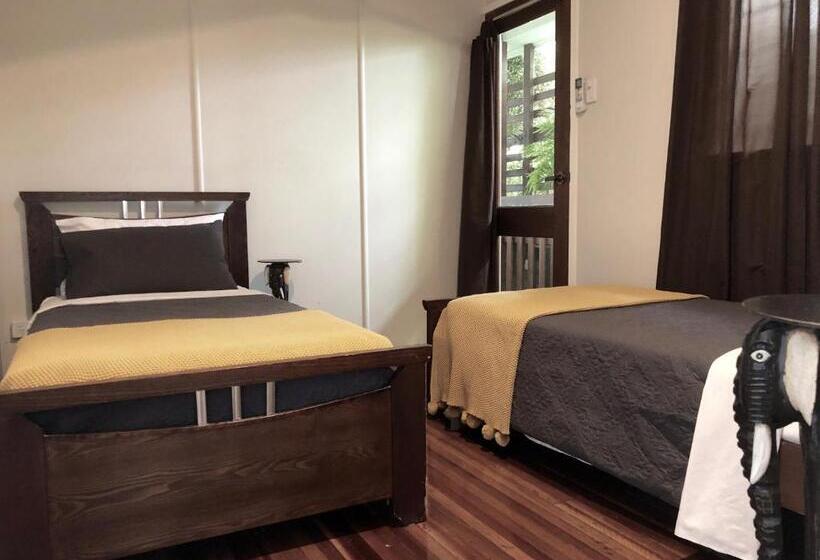 침실 1개 아파트, Five 3 Five