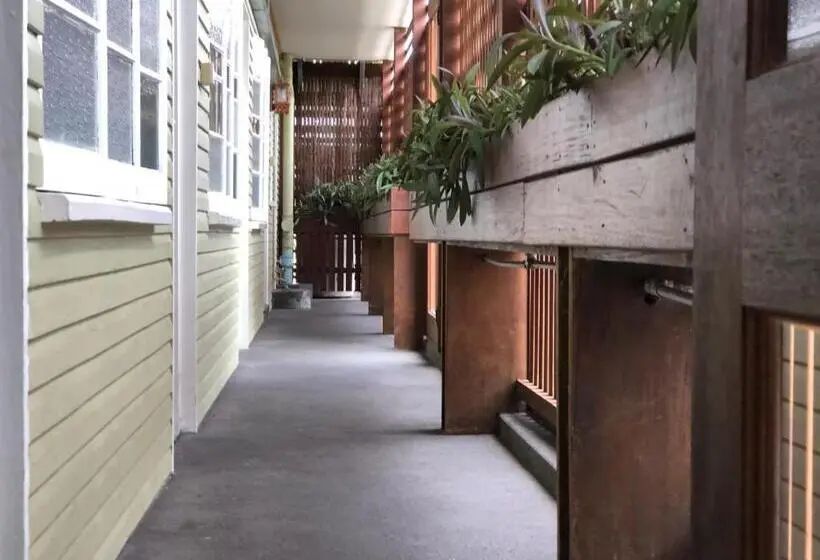 1 Sovrumslägenhet Bottenvåning, Five 3 Five