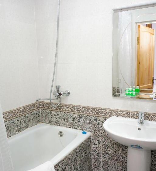 חדר סטנדרט, Little Bukhara