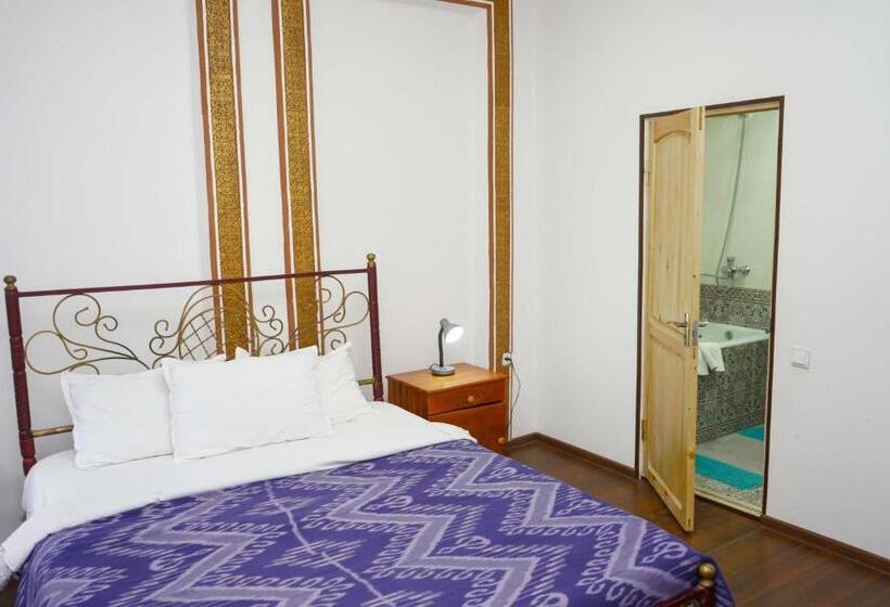 غرفة قياسية فردية, Little Bukhara