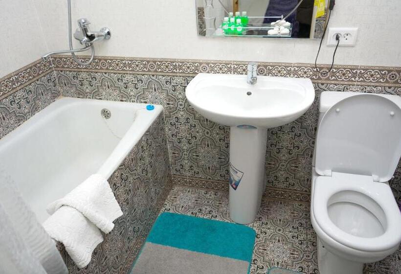 اتاق استاندارد یک نفره, Little Bukhara
