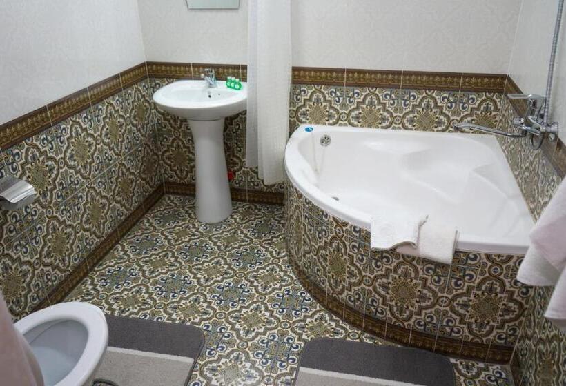 اتاق استاندارد یک نفره, Little Bukhara