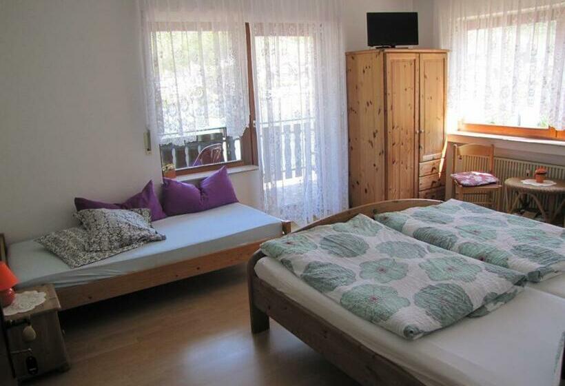 Quarto Estandar, Panoramacafé Kattenes