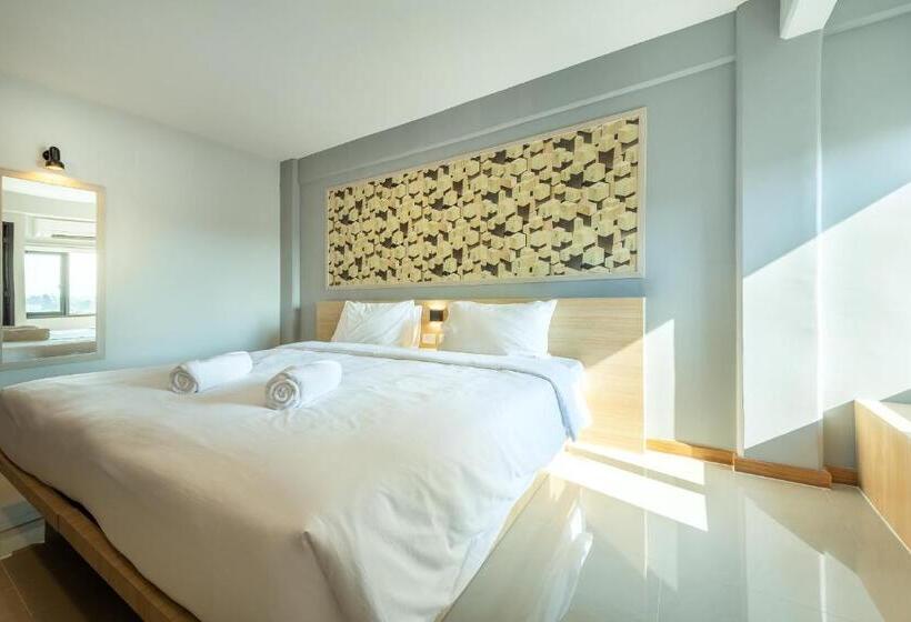 اتاق سوپریور با تخت بزرگ, Plaai Play