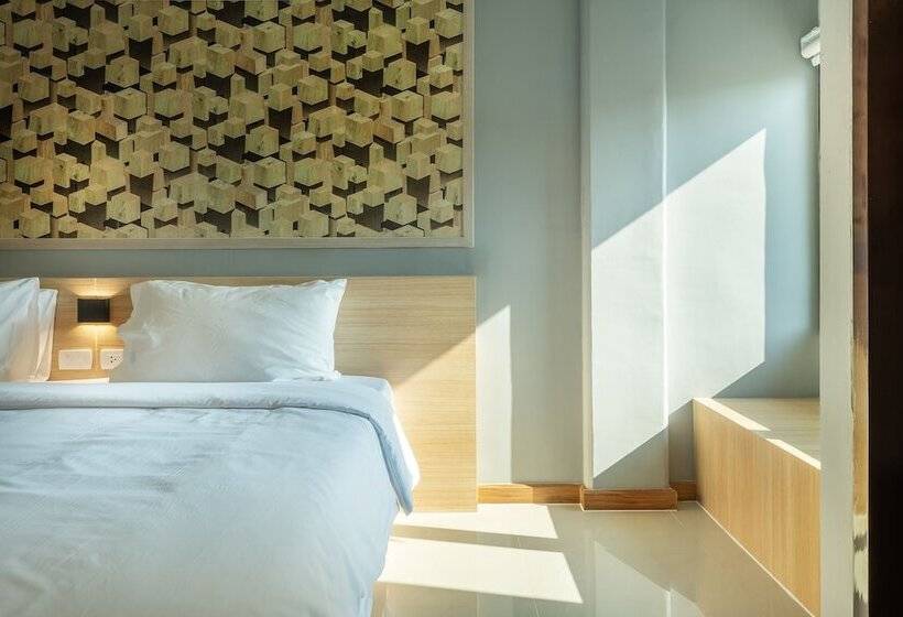 اتاق سوپریور با تخت بزرگ, Plaai Play