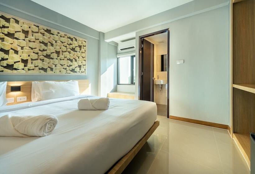 اتاق سوپریور با تخت بزرگ, Plaai Play