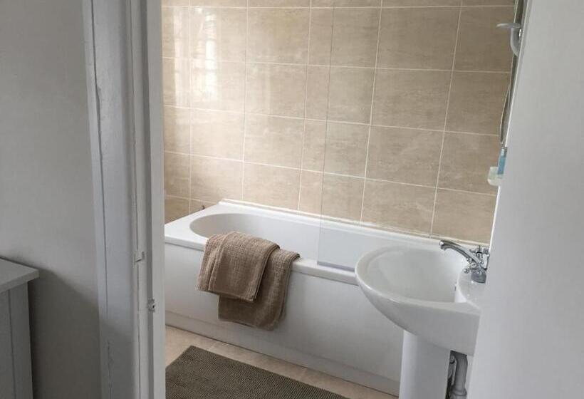 スタンダードルーム, Red Lion Inn