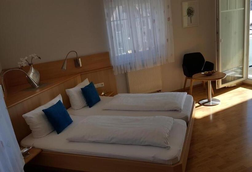 غرفة قياسية, & Restaurant Karpfen