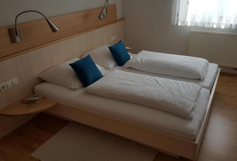 شقة عائلية, & Restaurant Karpfen