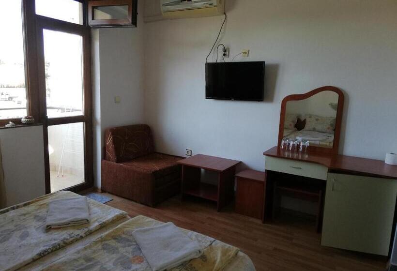 스탠다드 룸, Strinava