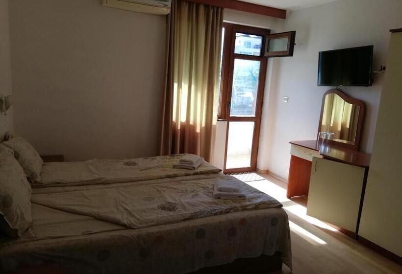 스탠다드 룸, Strinava