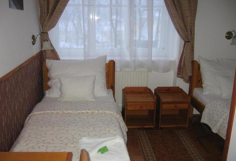 غرفة قياسية, Mater Salvatoris House