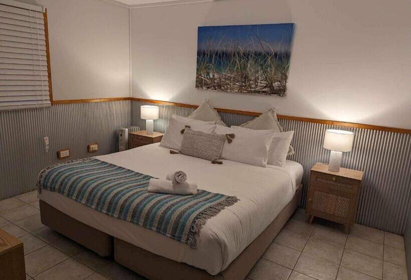 Бунгало Стандарт, The Oasis At One Mile Beach