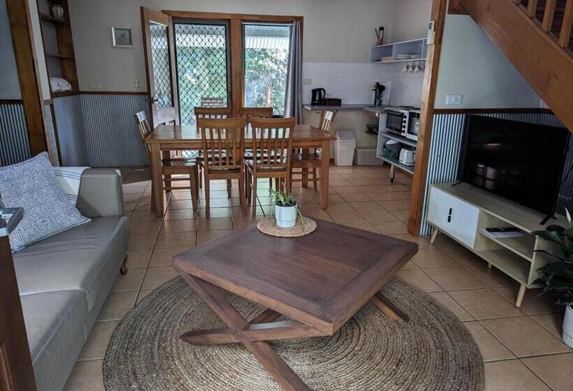 Бунгало Стандарт, The Oasis At One Mile Beach