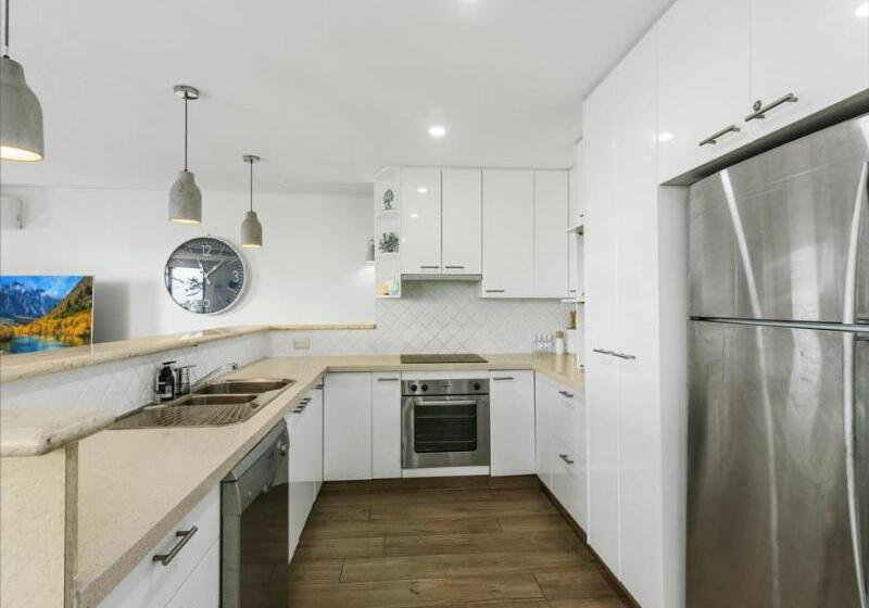 דירת שלושה חדרים, The Rocks Resort   Official