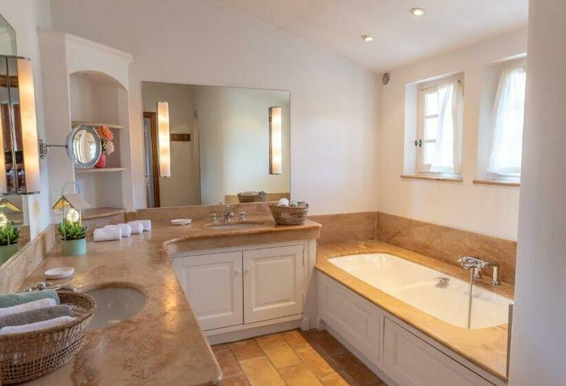 סוויטה עם טרסה, Le Mas De La Source