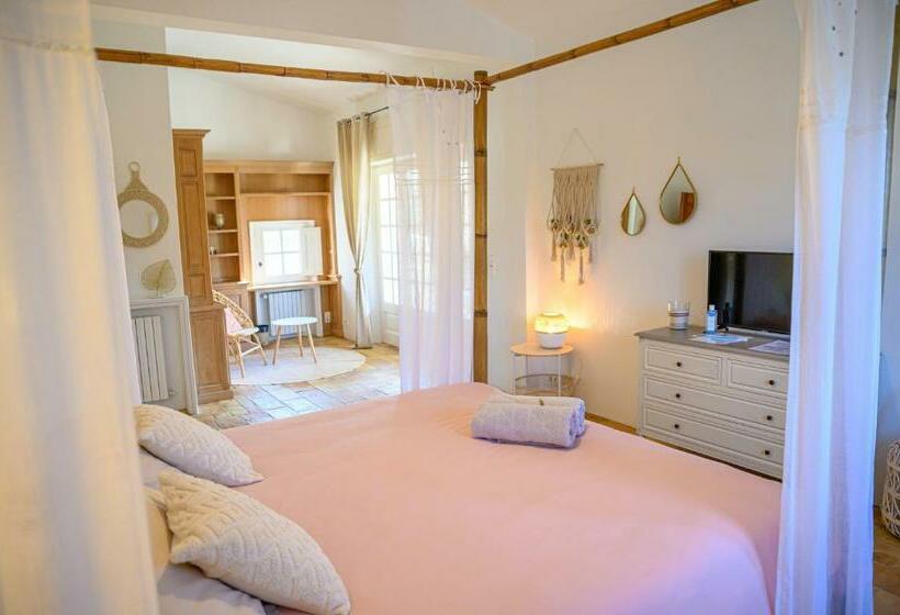 סוויטה עם טרסה, Le Mas De La Source