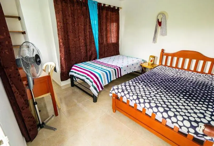 バス共有のスタンダードルーム, Casa Campesina Hostel