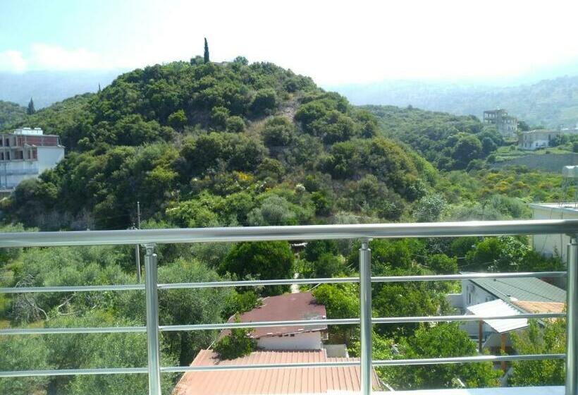 غرفة عائلية, Billy