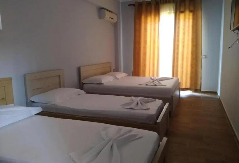 Pokój Czteroosobowy Standard Widok Morze, Billy