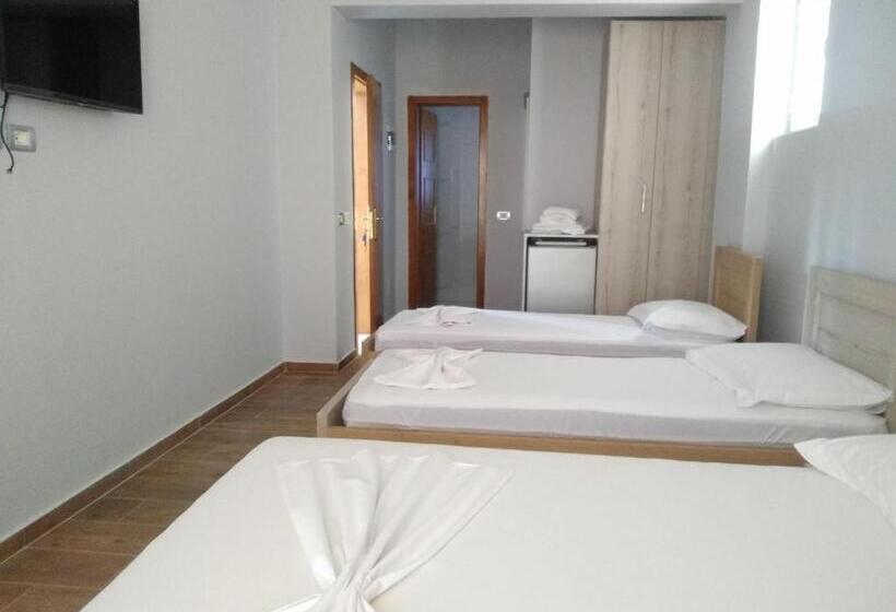 غرفة قياسية رباعية مطلة على البحر, Billy