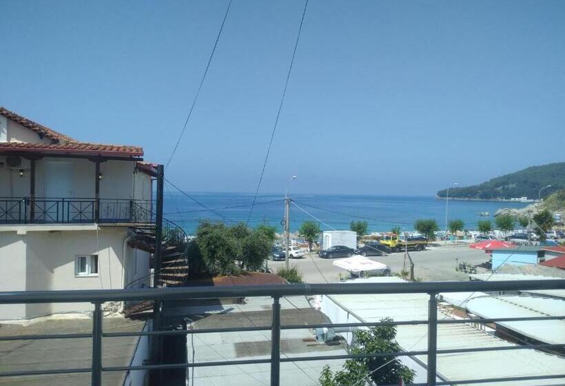 غرفة قياسية رباعية مطلة على البحر, Billy