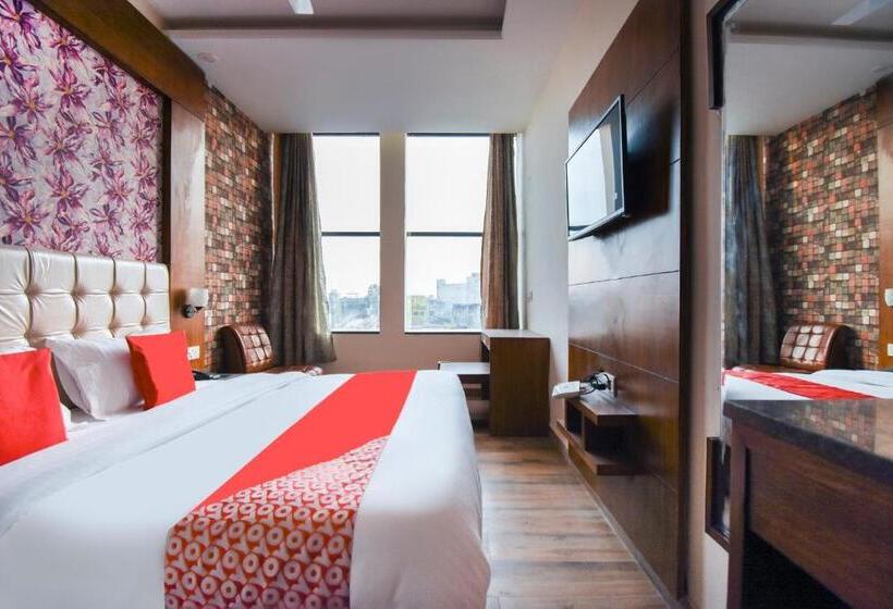 标准间, Collection O Red Paradise