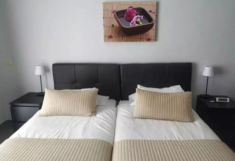 スタンダードスタジオ, Apartments El Patio