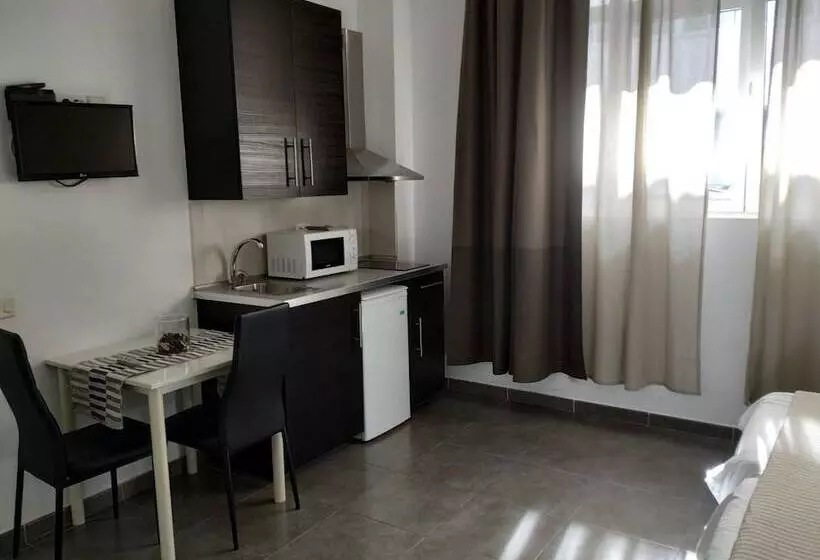 スタンダードスタジオ, Apartments El Patio