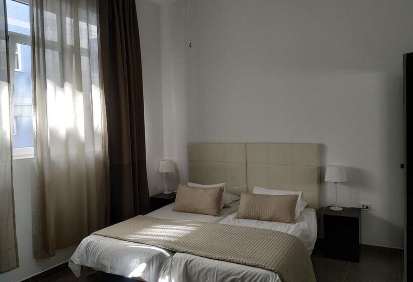 استودیوی استاندارد, Apartments El Patio