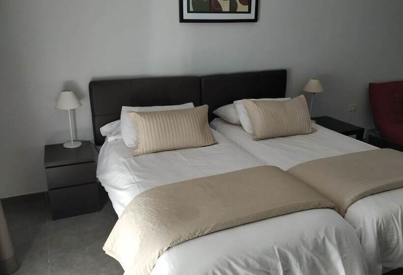 استودیوی استاندارد, Apartments El Patio