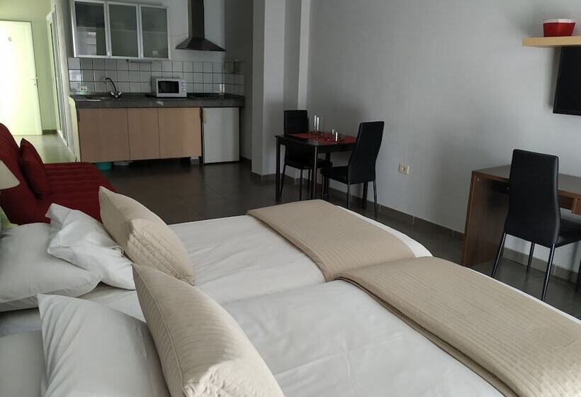 استودیوی استاندارد, Apartments El Patio