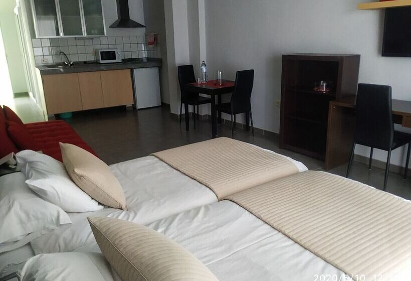 استودیوی استاندارد, Apartments El Patio
