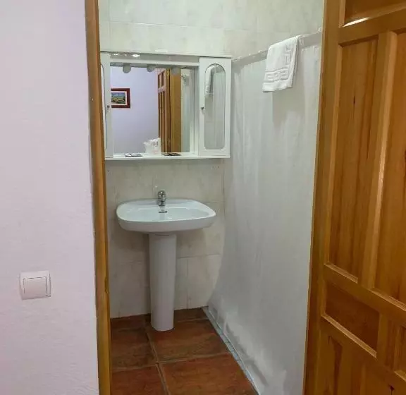 اتاق استاندارد یک نفره, Hostal Atalaya