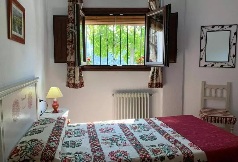 اتاق استاندارد با چشم‌انداز, Hostal Atalaya