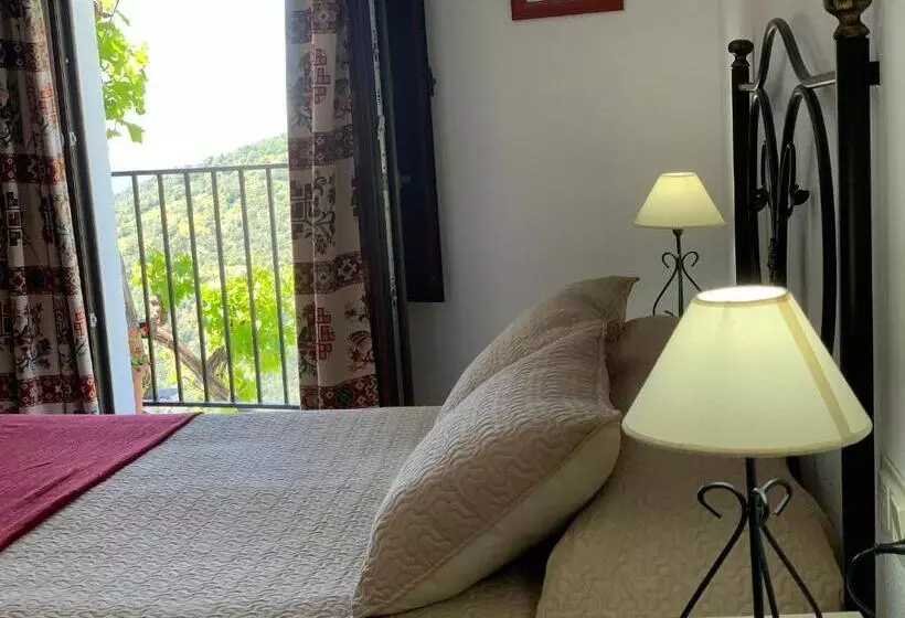اتاق استاندارد با بالکن, Hostal Atalaya