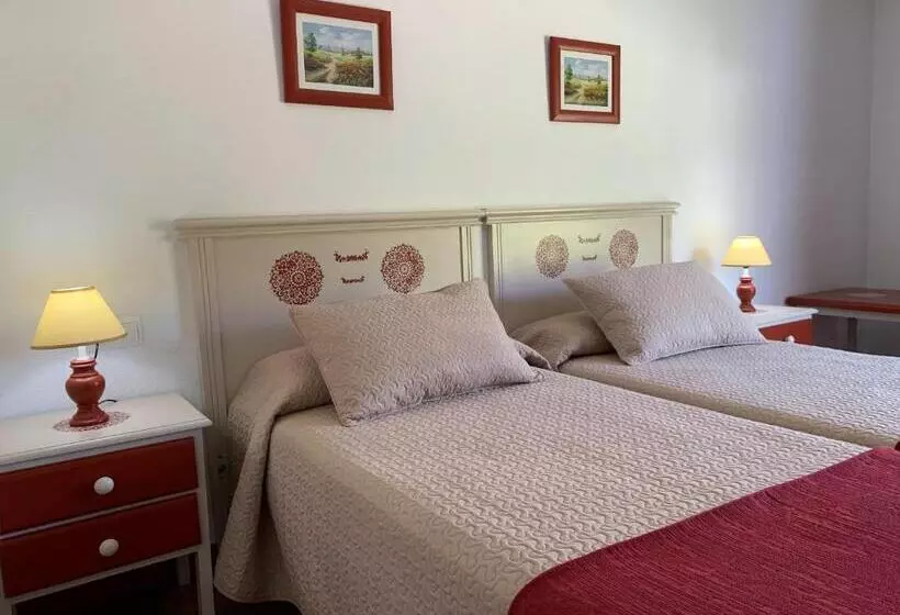 اتاق استاندارد با بالکن, Hostal Atalaya