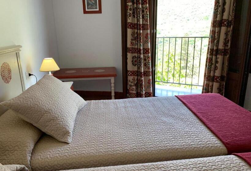 חדר סטנדרט עם מרפסת, Hostal Atalaya En Capileira Cb