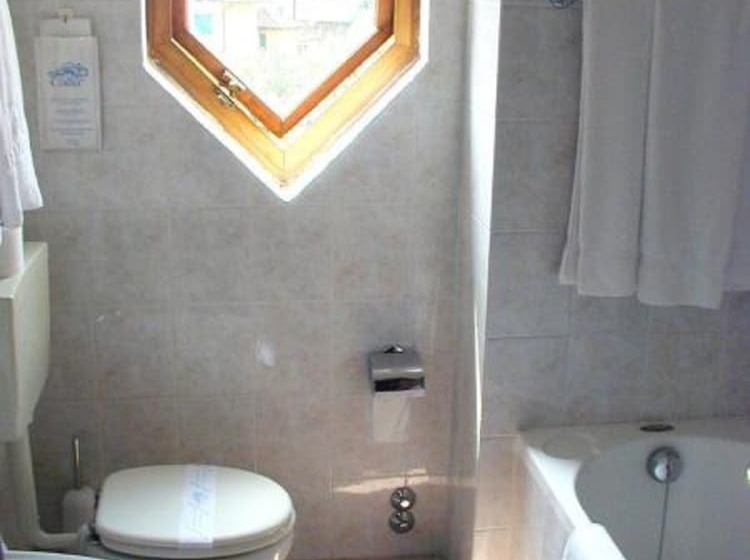 חדר סטנדרט יחיד, Aries