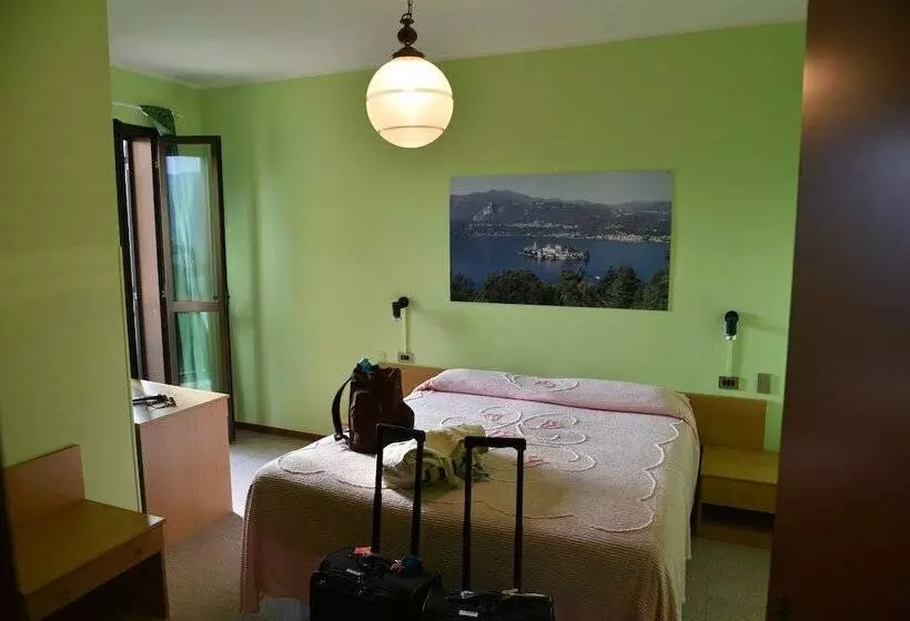 اتاق استاندارد با چشم‌انداز دریاچه, Battle Of Britain